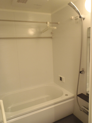 明るくシンプルで落ち着いたお風呂空間 明るくシンプルで落ち着いたお風呂空間